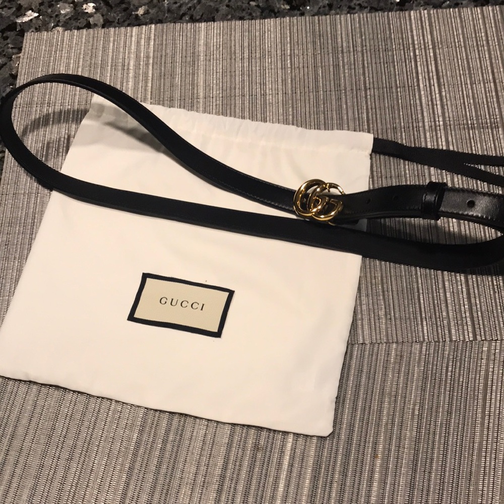 Double G Gucci black leather belt